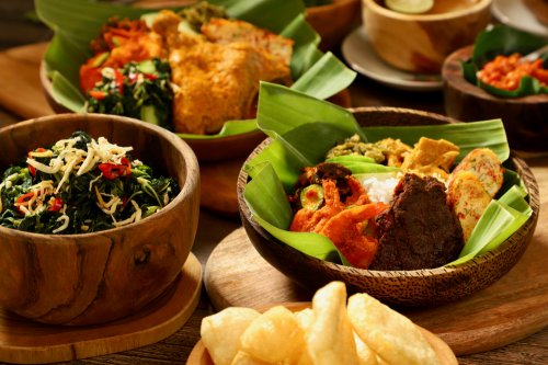 Makanan Indonesia: Kuliner Nusantara yang Menggoyang Lidah